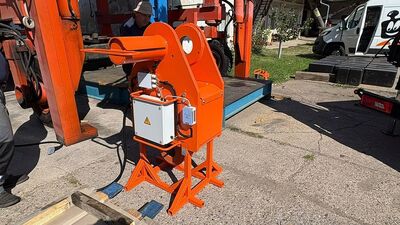 thumb_714f5af7-945f-4b25-b02a-0094e113884c Průmyslov&eacute; v&aacute;hy | KADLEC